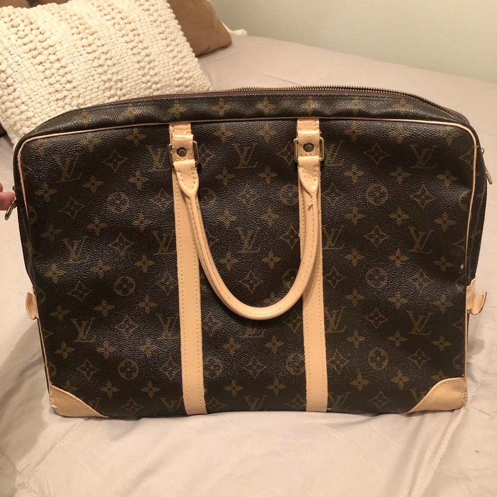 Authentic Louis Vuitton Porte Documents